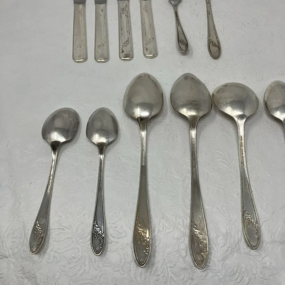 Tudor Plate Oneida Community QUEEN BESS II Mixed Lot of 13 Knife Spoon Fork